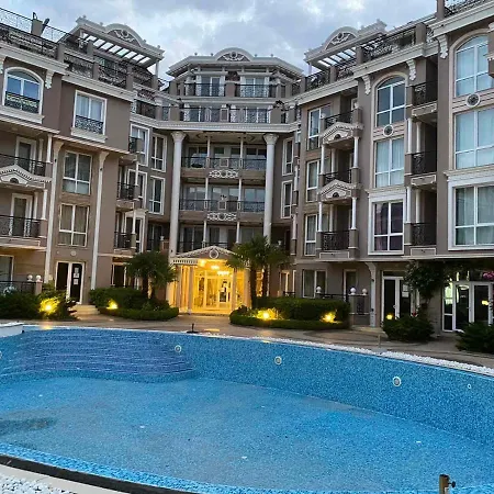 Izida Palace Apartamento